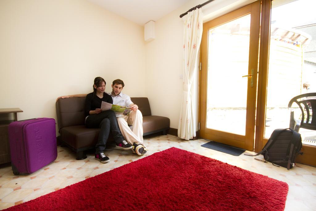 Cashel Holiday Hostel エクステリア 写真